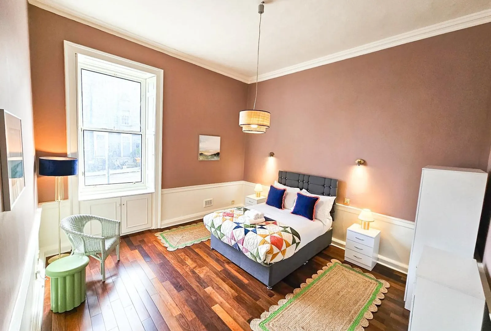 Spacious 2 Bedroom Apartment In The Heart Of New Town Edimburgo