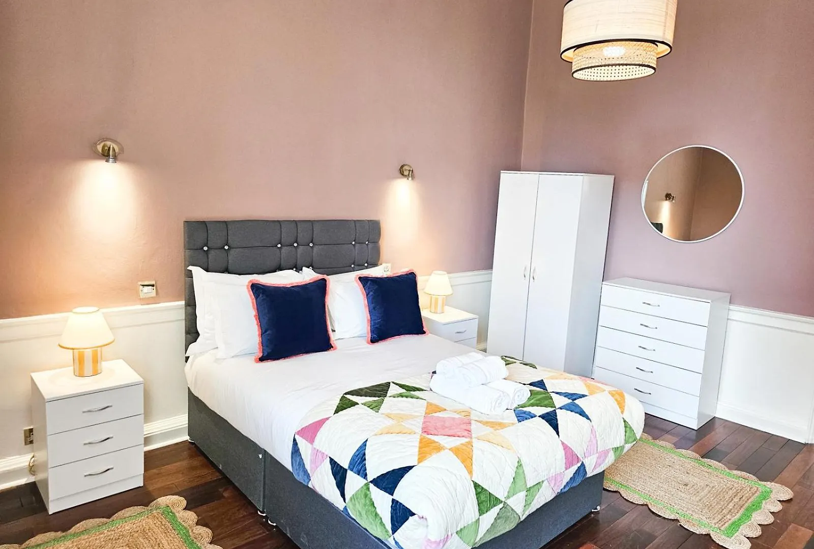 Spacious 2 Bedroom Apartment In The Heart Of New Town Edimburgo