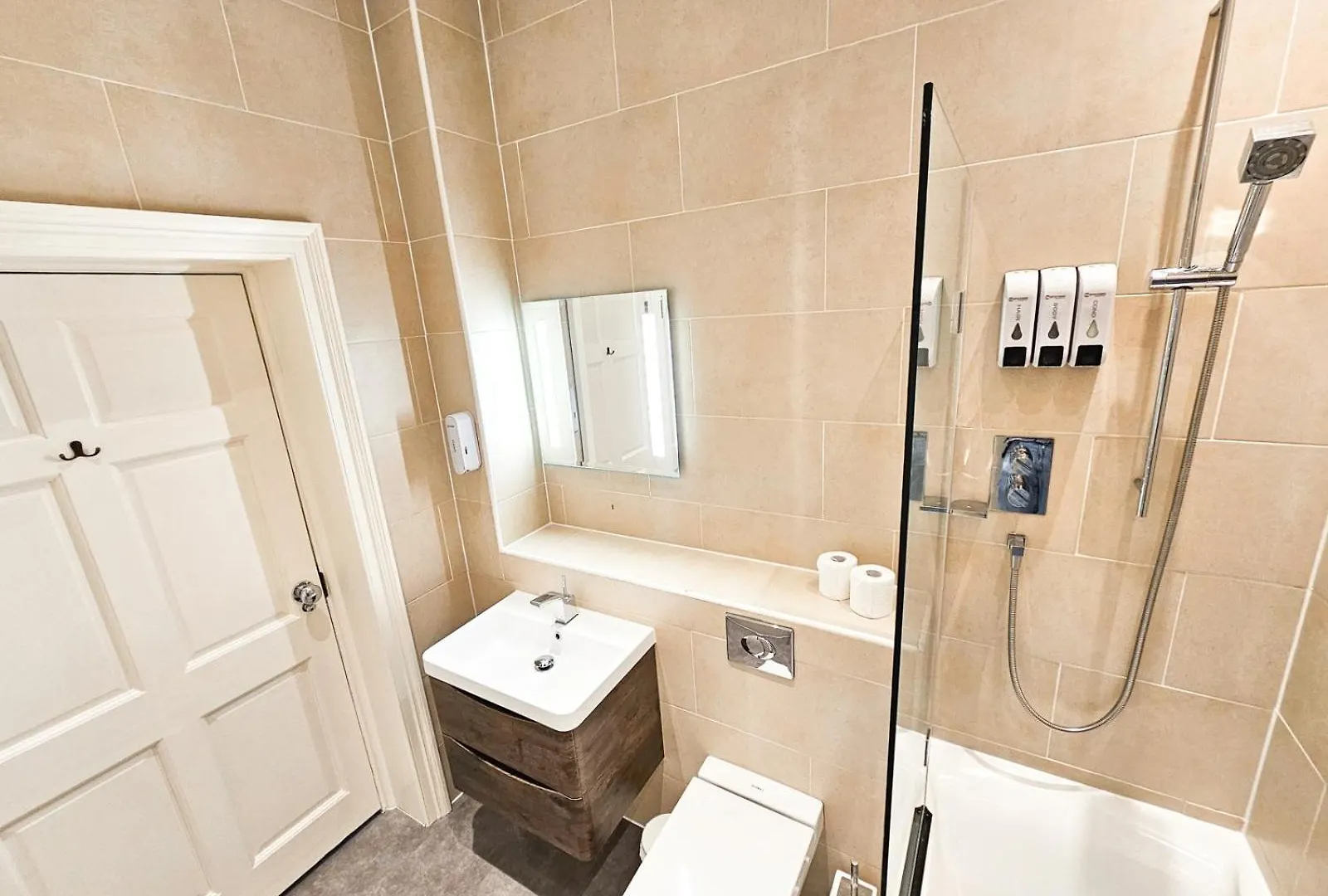 Spacious 2 Bedroom Apartment In The Heart Of New Town Edimburgo