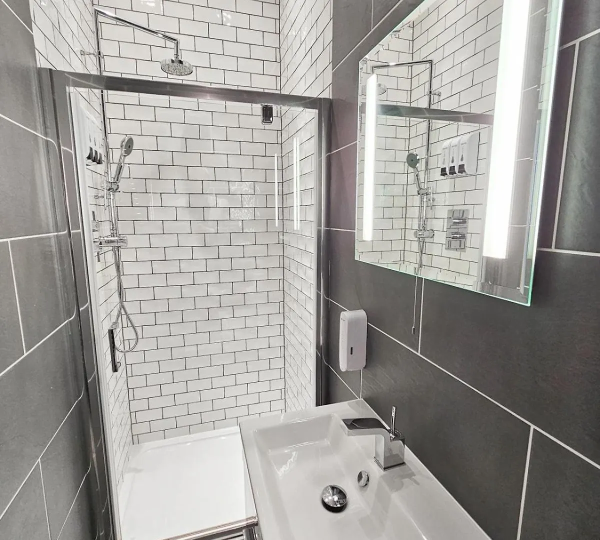 Spacious 2 Bedroom Apartment In The Heart Of New Town Edimburgo Reino Unido