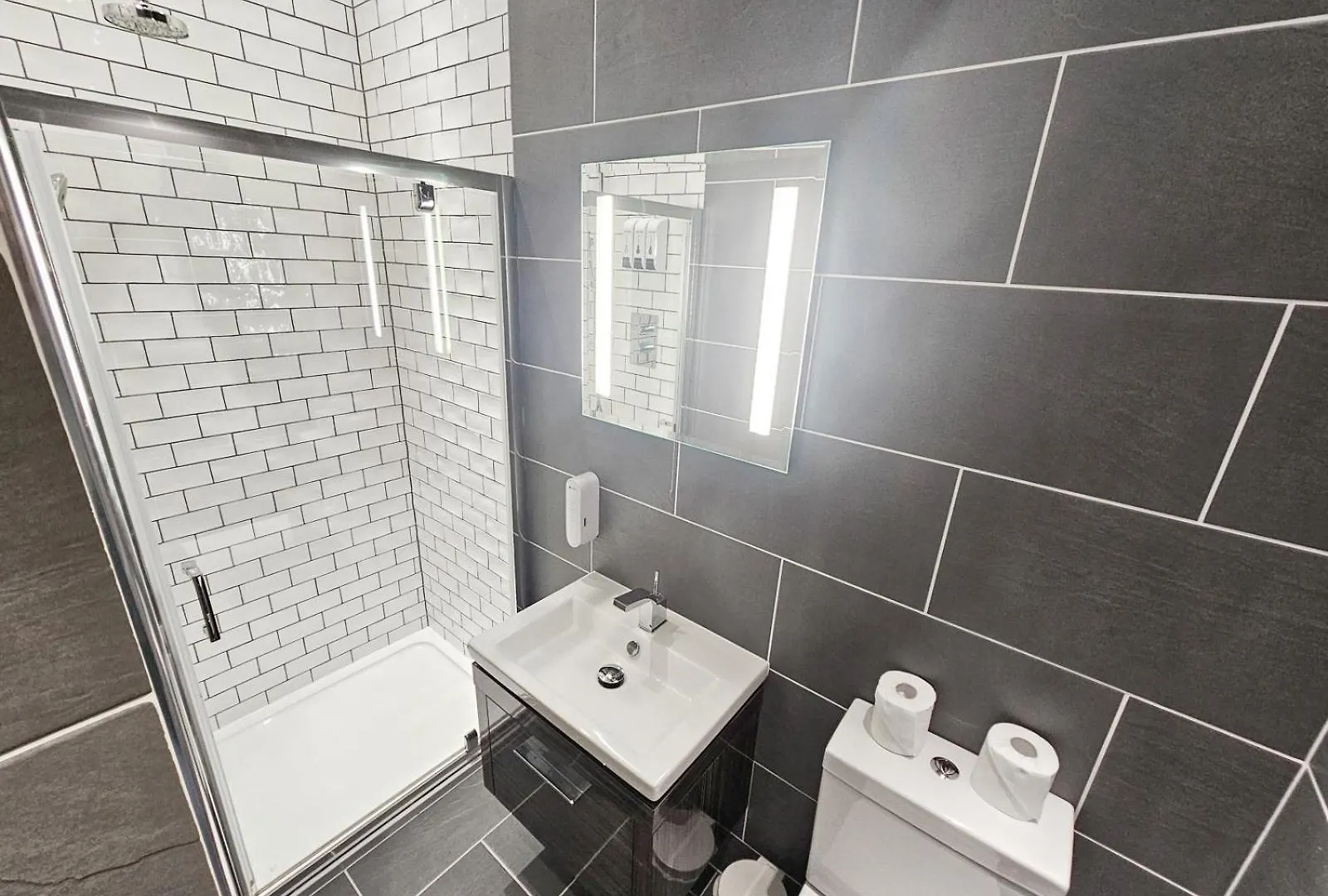 Spacious 2 Bedroom Apartment In The Heart Of New Town Edimburgo
